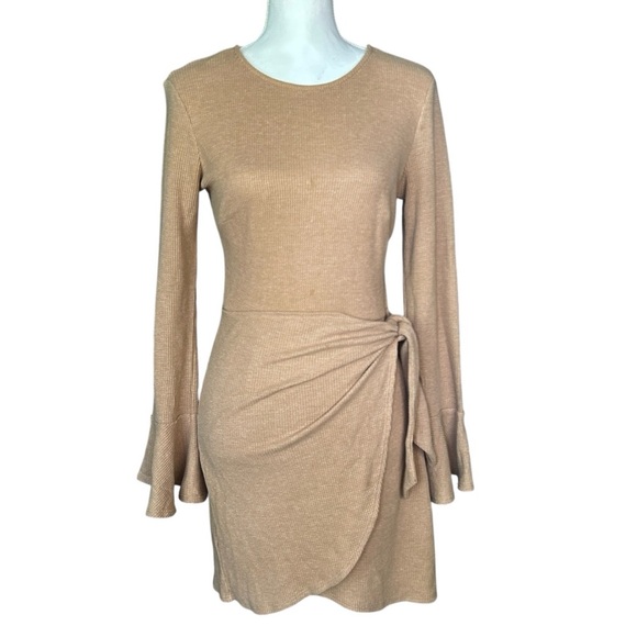 HELLO MOLLY Tan Waffle Knit Mini Dress Faux Wrap Bell Sleeve You For Me sz 6 - Picture 8 of 9